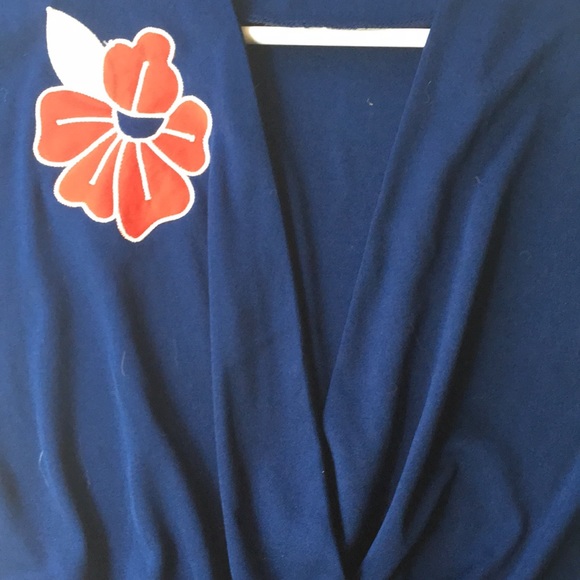 Vintage Top Navy w/ Flower - Picture 3 of 5